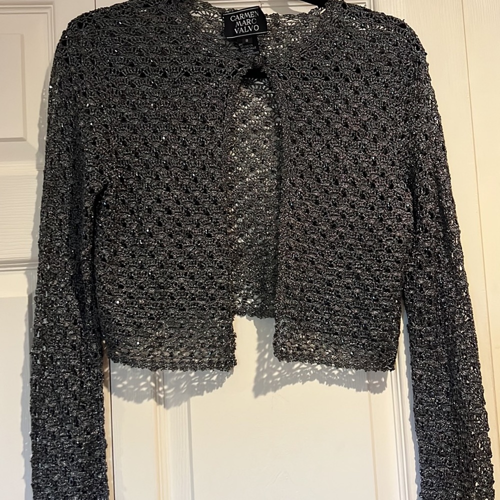 Little sweater with one button on top - Picture 3 of 4
